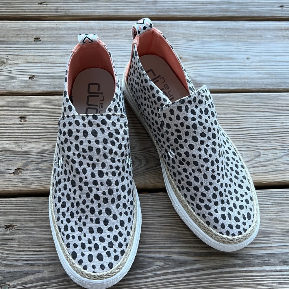 Hey Dude Peyton Cheetah Beige Women’s Slip On Shoes Sz 8